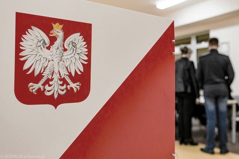 Jak zagłosować w wyborach parlamentarnych za granicą: terminy, dokumenty i formalności
