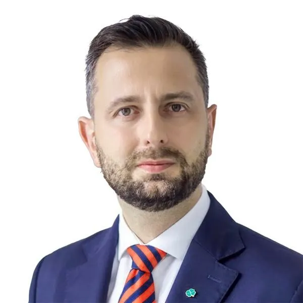 Jaką specjalizację ma Kosiniak-Kamysz? Jego kariera i osiągnięcia medyczne
