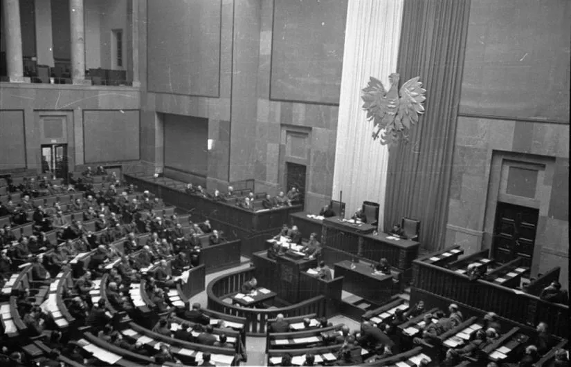 Jaka większość w Sejmie? Ile głosów potrzeba do uchwalenia ustawy