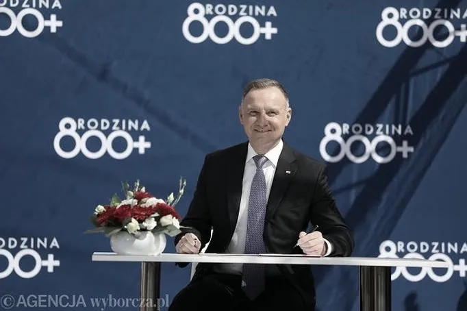 Likwidacja 800 plus: czy KO wycofa świadczenie? Fakty i planowane zmiany